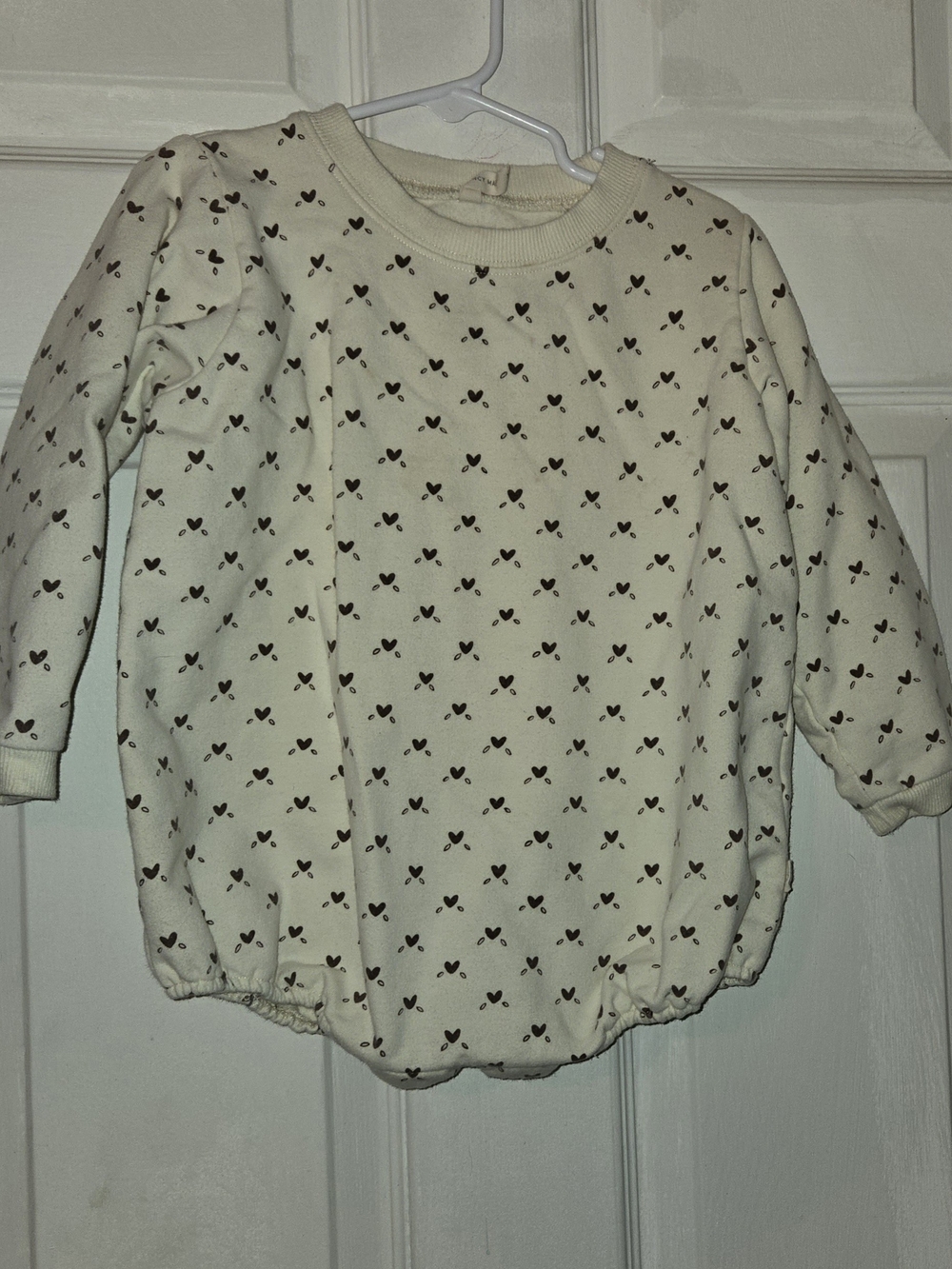 Quincy Mae Cream Onesie with Brown Heart Print SZ 2-3Y